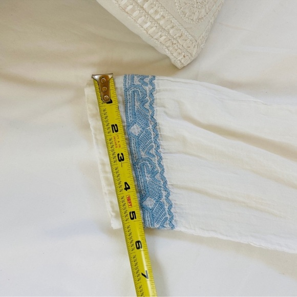 Gorgeous Embroidered NWOT top! - Picture 8 of 8